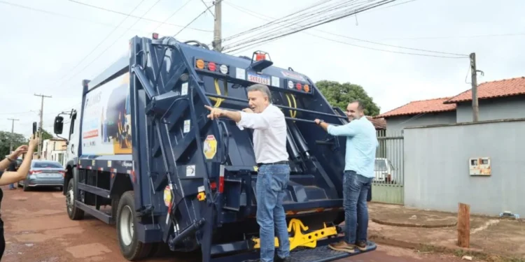 Prefeito Eduardo Siqueira Campos inicia Operação Palmas Bem Cuidada com melhorias nos serviços de infraestrutura na região sul