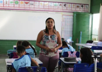 Os recursos podem ser aplicados em iniciativas como aquisição e manutenção do transporte escolar e conservação de escolas