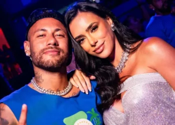 Ao lado da esposa, Neymar curte carnaval no Rio de Janeiro • @rafaelfifito