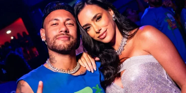 Neymar curte Carnaval no Rio após vitória pelo Santos