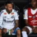 Neymar do Santos ficou no banco durante a semifinal do Paulistão • Roberto Casimiro/FotoArena/Estadão Conteúdo