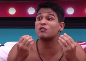 Guilherme em conversa com Aline após o Sincerão na madrugada desta terça-feira (11) • Reprodução/Globoplay