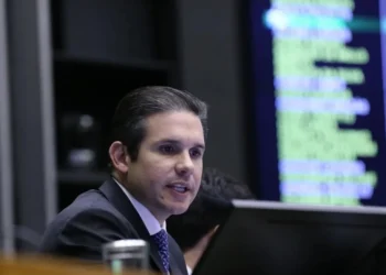 Motta não descarta PL na Comissão de Relações Exteriores • Kayo Magalhães/Câmara dos Deputados