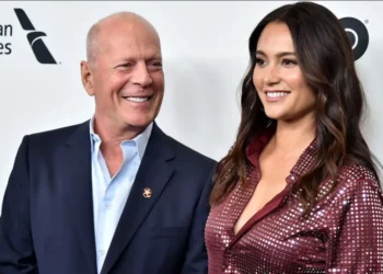 Bruce Willis e sua esposa Emma Heming Willis no 57º Festival de Cinema de Nova York em 2019 • Theo Wargo/Getty Images for Film at Lincoln Center