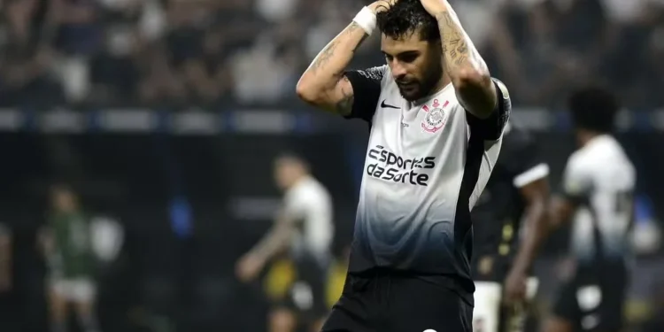 Yuri Alberto lamenta derrota do Corinthians — Foto: Marcos Ribolli