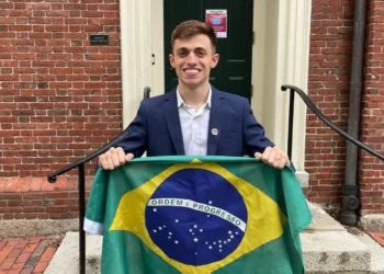 Eduardo Vasconcelos vai fazer mestrado na melhor universidade da China • Arquivo pessoal