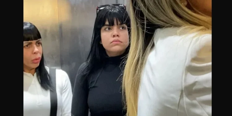 Influenciadoras que entregaram banana a crianças negras são julgadas hoje