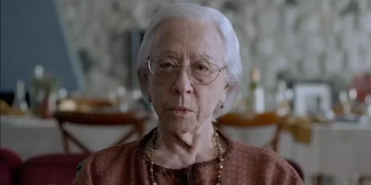 Fernanda Montenegro em "Ainda Estou Aqui" • Reprodução