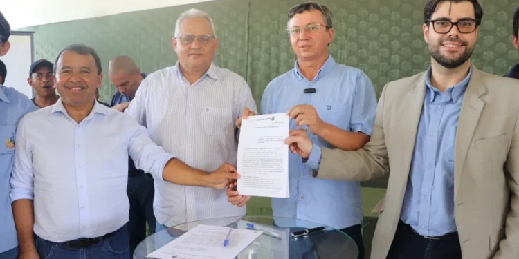 Governo do Estado assina termos de cooperação técnica com os municípios de Arapoema e Pau D’Arco para desenvolvimento de ações do Programa Trilha da Pesca e Aquicultura