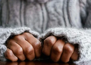 A mulher autista que ficou indevidamente internada em hospital psiquiátrico por 45 anos