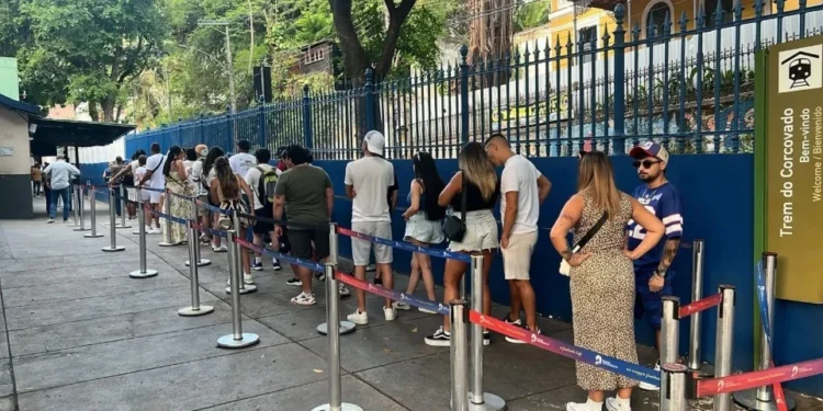 Cristo Redentor é reaberto para visitas após vistoria