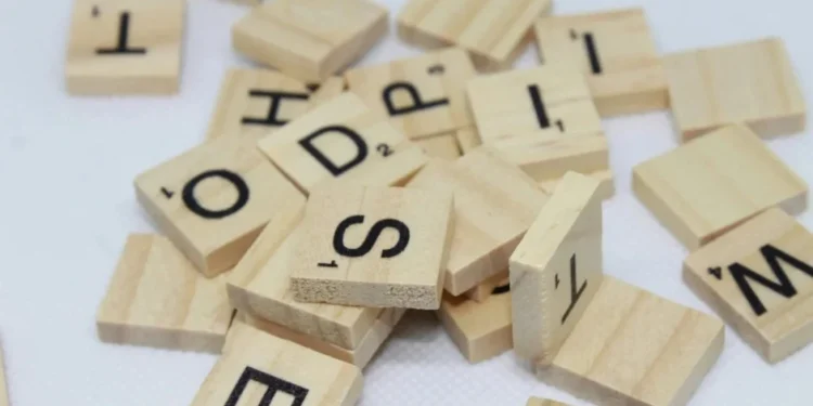 Escrita ou som semelhante de palavras causa confusão na hora de falar em outro idioma • Clarissa Watson/Unsplash