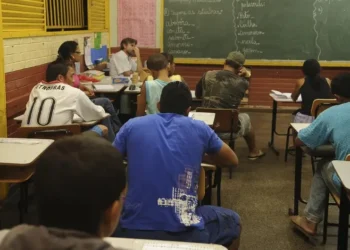 As provas do Encceja 2025 serão no dia 3 de agosto • Agência Brasil