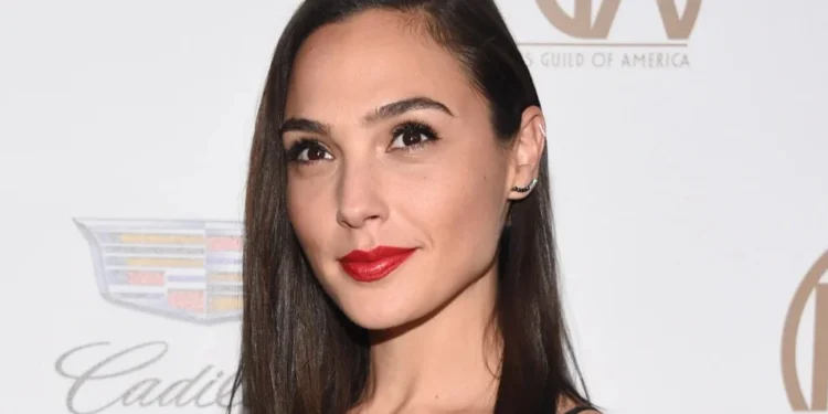 Gal Gadot desabafa sobre coágulo cerebral durante gravidez