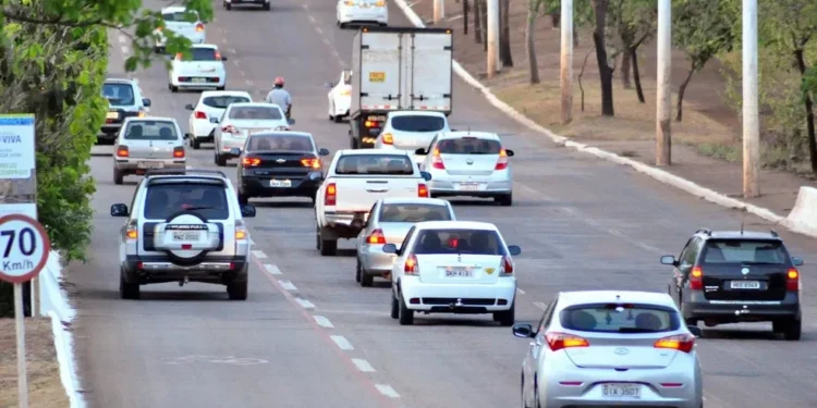 Prefeitura faz operação contra o transporte clandestino de passageiros em Palmas