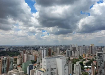 Verão foi marcado por recordes de calor e temporais severos pelo Brasil
