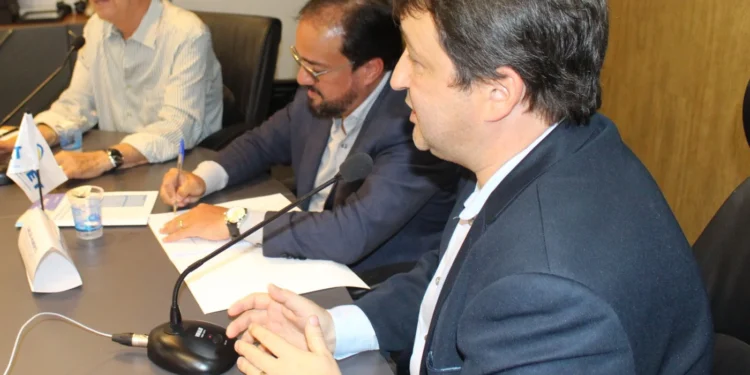 Faciet protocola projeto da Campanha Natalina 2025 durante primeira reunião ordinária