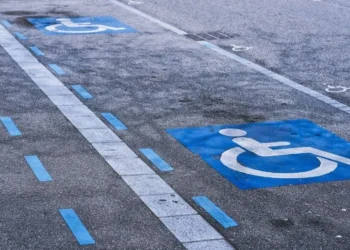 Deputado quer multa maior para quem estacionar em vagas reservadas