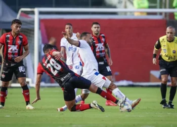 Lance de Vitória x Bahia pela final do Campeonato Baiano • Letícia Martins/EC Bahia e Rafael Rodrigues/EC Bahia