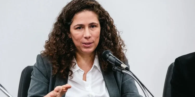 Ministra defende reforma administrativa “contínua” e descarta PEC