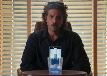 Mavi (Chay Suede) em "Mania de Você" • Reprodução / GloboPlay