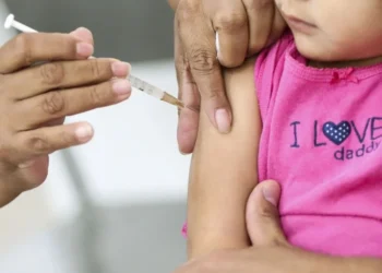 Objetivo é atualizar as cadernetas de vacinação de crianças e adolescentes • Marcelo Camargo/Agência Brasil