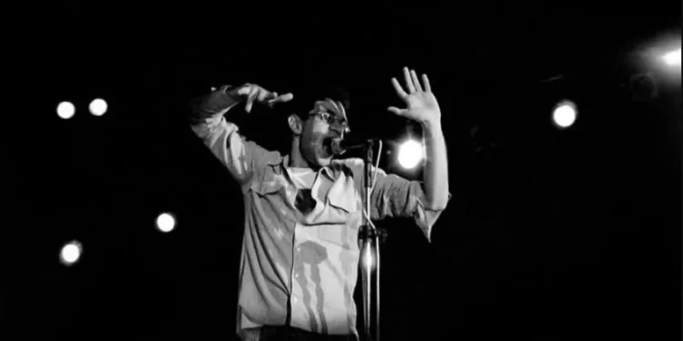 Renato Russo faria 65 anos; veja músicas mais tocadas de sua carreira