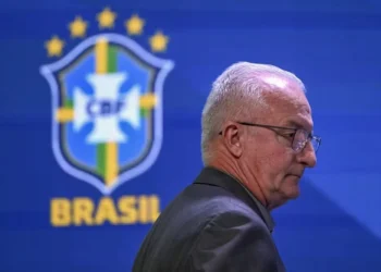 Dorival Júnior deixa o comando da seleção masculina de futebol — Foto: AFP