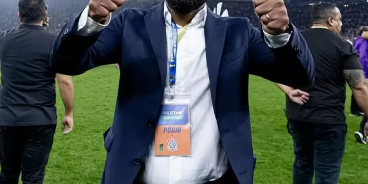 Diretor prevê ofertas por jogadores do Corinthians após título e admite necessidade de vendas