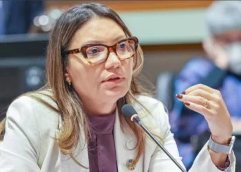 Lula: Janja “não é clandestina” e não precisa responder a “molecagem”