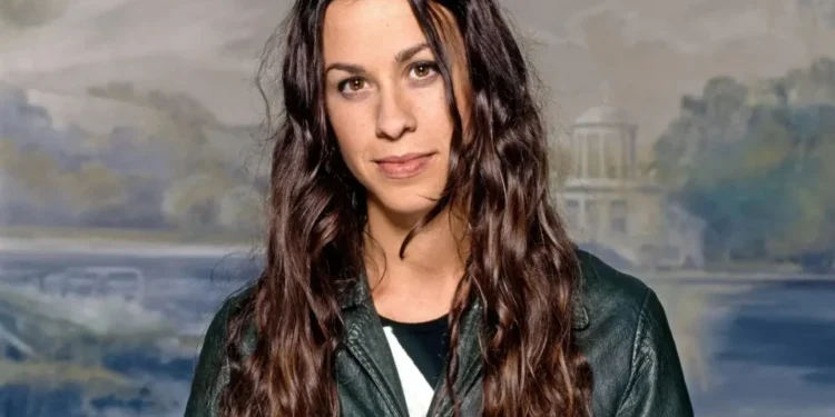Lollapalooza 2025: álbum clássico de Alanis Morissette completa 30 anos