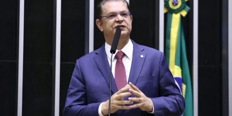 PL defende relator de outra sigla para diminuir resistência à anistia