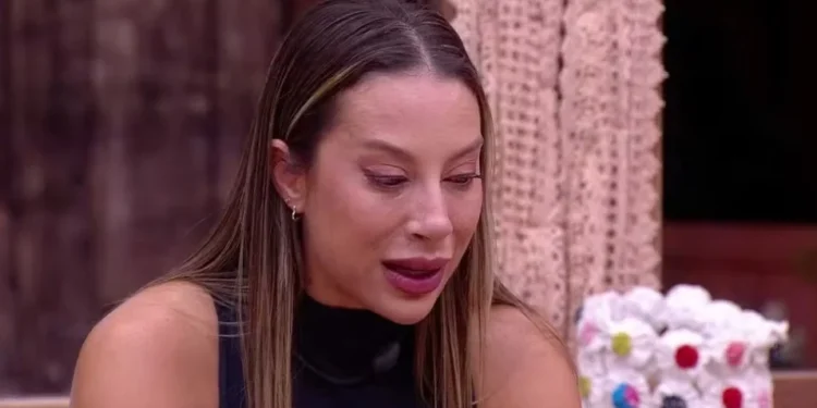Renata chora após eliminação de Eva no BBB: “Será que fiz alguma coisa?”
