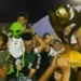 Troféu do Campeonato Paraibano quebra durante comemoração do Sousa
