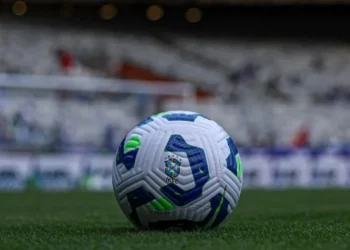 Bola da partida entre Cruzeiro e Mirassol, pela primeira rodada do Brasileirão 2025 • JP Pinheiro/Agência Mirassol