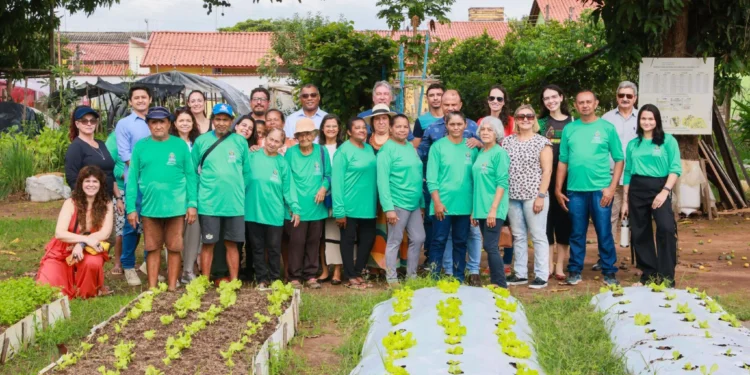 Hortas Comunitárias recebem adubo orgânico produzido pelo Município de Palmas