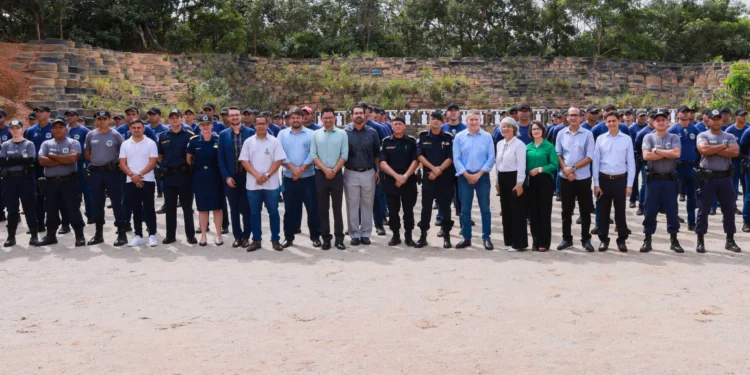 Prefeito Eduardo Siqueira acompanha formação da nova turma da Guarda Metropolitana de Palmas