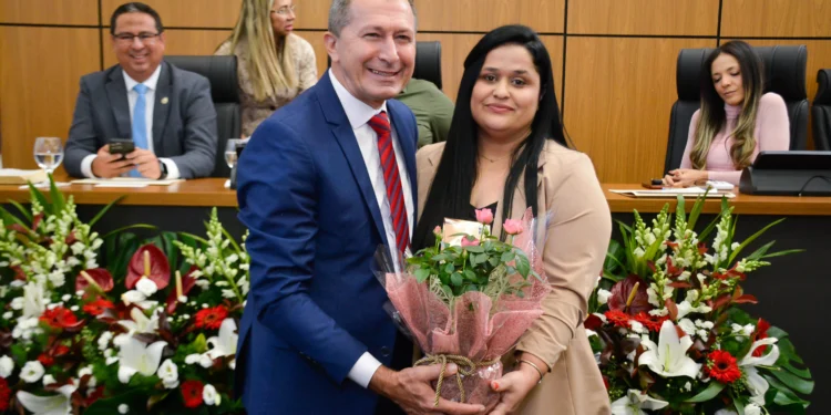 Vereador pastor Manoel Bomfin participa de sessão solene em homenagem aos jornalistas