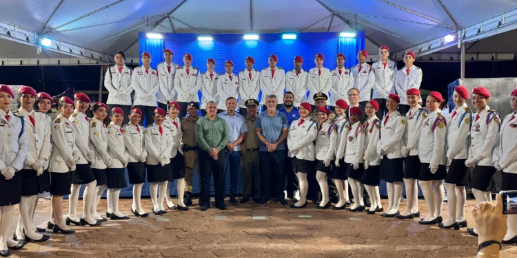 Amélio Cayres participa da incorporação de novos alunos no Colégio Militar em Augustinópolis