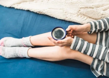 Além de frio, a hipersensibilidade térmica inclui formigamentos e coloração arroxeada ou palidez das extremidades devido à temperatura
crédito: FreePik