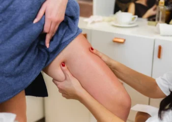 Os riscos são maiores para as mulheres. Isso acontece devido a características exclusivas deste sexo, como a gravidez - que mexe profundamente com os hormônios
crédito: FreePik