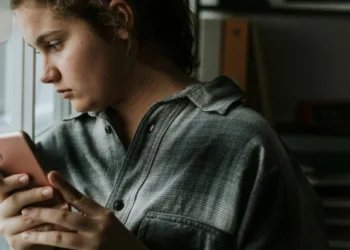 A pandemia aprofundou o distanciamento físico e a dependência na internet
crédito: rawpixel.com/ FreePik