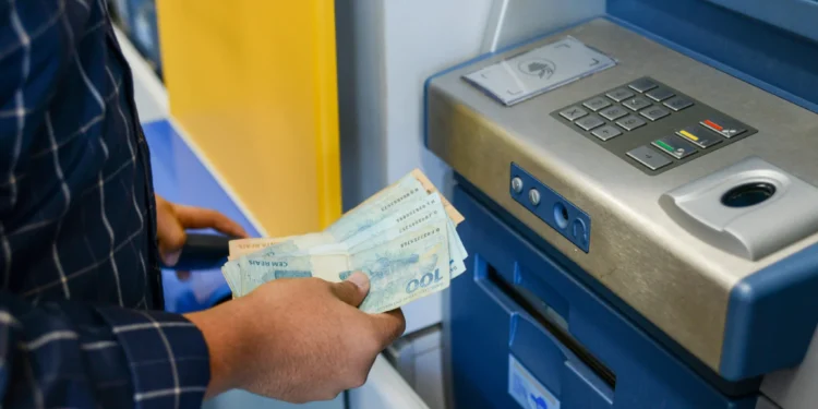 Salário dos servidores estará disponível para saque nesta quarta-feira, 30