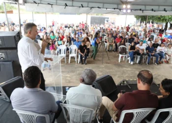 Prefeitura de Palmas entrega 562 títulos a moradores do Belo Horizonte e Vista Alegre