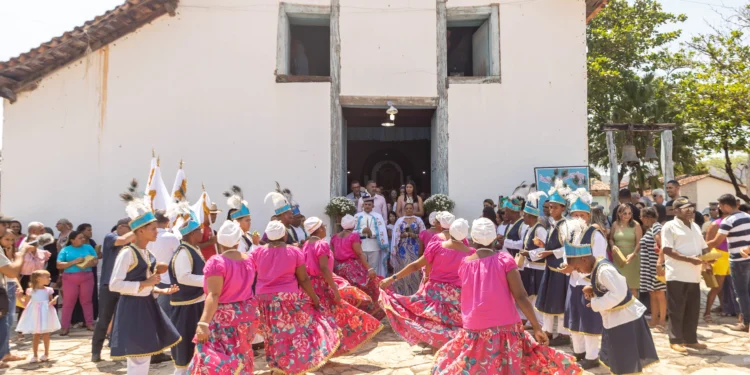 Em parceria da Secult com a UFT, comunidade de Monte do Carmo recebe dossiê e documentário sobre Congos e Taieiras nesta quarta, 16