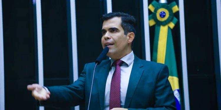 Ricardo Ayres relatará PEC que devolve aos estados o poder de criar municípios