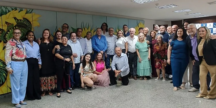 Abrajet Tocantins entrega títulos de reconhecimento para Aleto