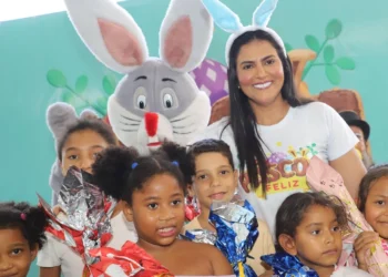 Ação tem objetivo é promover a inclusão e levar afeto para crianças de comunidades tradicionais;