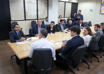 Reunião discutiu o apoio federal para reconstrução das estradas estaduais destruídas pelo intenso fluxo de veículos, após a queda da ponte JK