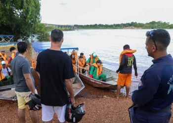 Governo do Tocantins renova contrato para manter travessia gratuita por barcos em Aguiarnópolis